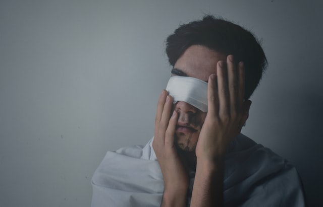 A man with a personal injury in need of an LA accident attorney